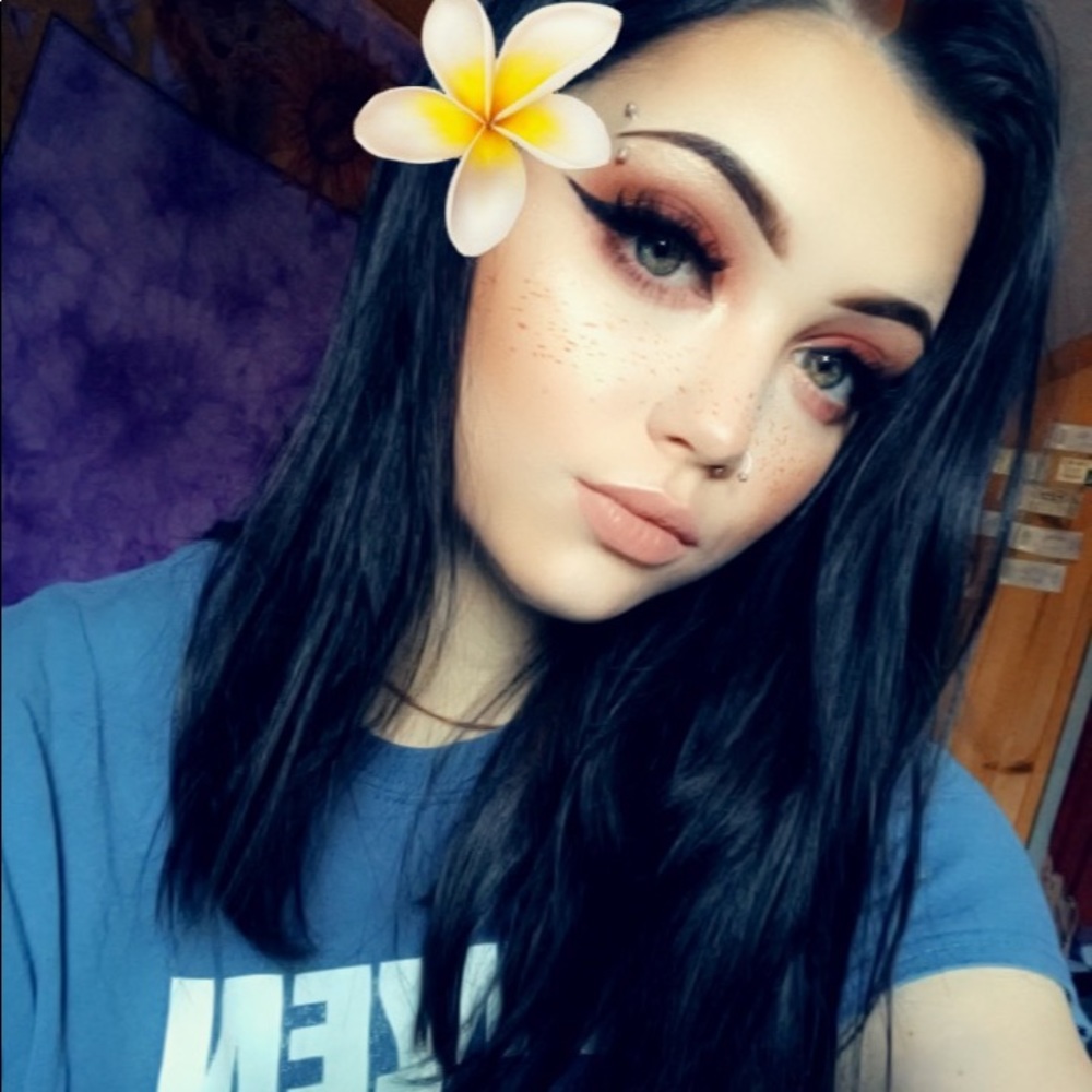 Meet your Posher, Kaleigh